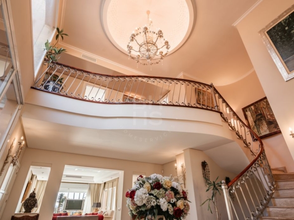 For sale 🌟 ELEGANT 10 Bedrooms BEACHFRONT MANSION WITH GUEST ACCOMMODATION ON THE NEW GOLDEN MILE 🌴
