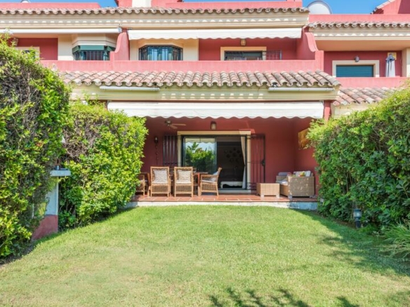 For Sale 🏡 Marbella Golden Mile, Marbella 🌅 South-west facing townhouse within walking distance to Puente Romano and the beach