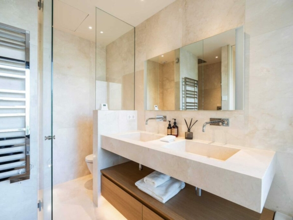 For Rent – Luxurious 3-Bedroom Duplex Apartment with Spectacular Views