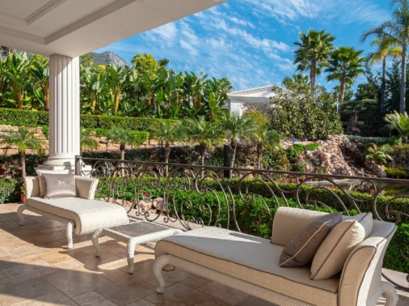 For sale 🏡 Luxurious Mansion in Sierra Blanca, Marbella Golden Mile! 🌟 Sea View  -Gated 