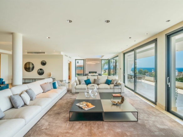 Penthouse 5 Bedrooms  in Sierra Blanca, Costa del Sol – Sea Views – Gated