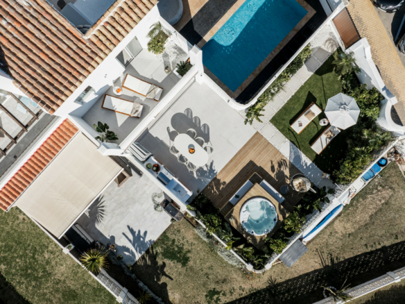 For Sale – Marbella East – Beachfront – 3 Bedrooms Townhouse