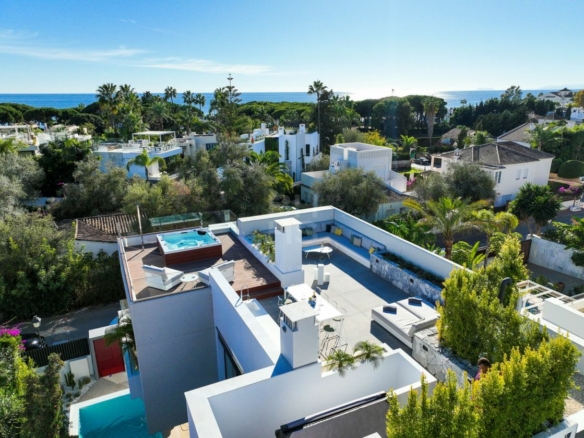  Modern Villa for Sale & Rent in Casablanca, Marbella Golden Mile. Walk to Beach