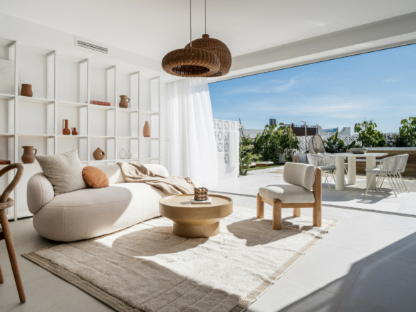 For Sale – Marbella East – Beachfront – 3 Bedrooms Townhouse