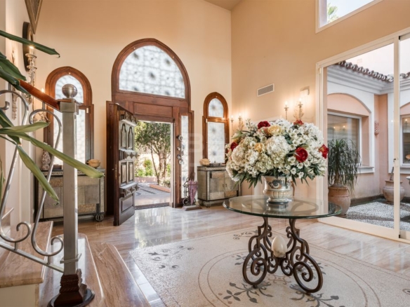 For sale 🌟 ELEGANT 10 Bedrooms BEACHFRONT MANSION WITH GUEST ACCOMMODATION ON THE NEW GOLDEN MILE 🌴