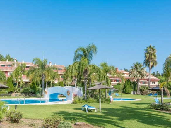 For Sale 🏡 Marbella Golden Mile, Marbella 🌅 South-west facing townhouse within walking distance to Puente Romano and the beach