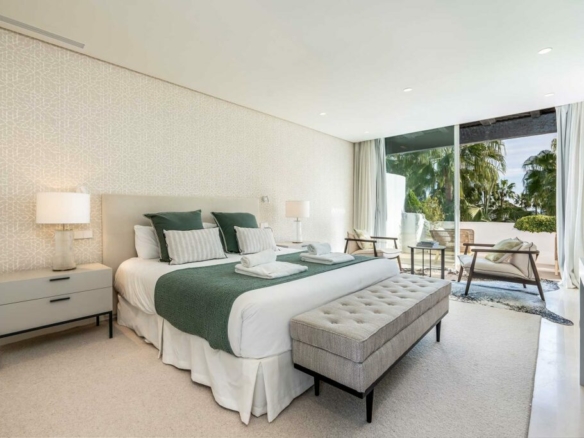 For Rent – Luxurious 4 bedrooms Duplex Penthouse in Puente Romano Resort, Marbella 🏠