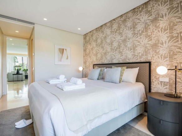 For Rent – Luxurious 4 bedrooms Duplex Penthouse in Puente Romano Resort, Marbella 🏠