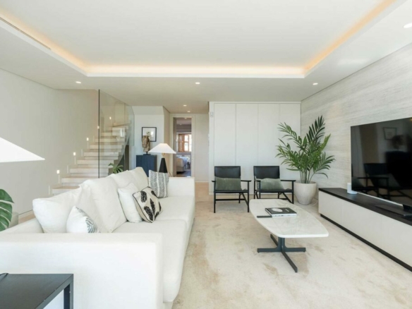 For Rent – Luxurious 4 bedrooms Duplex Penthouse in Puente Romano Resort, Marbella 🏠