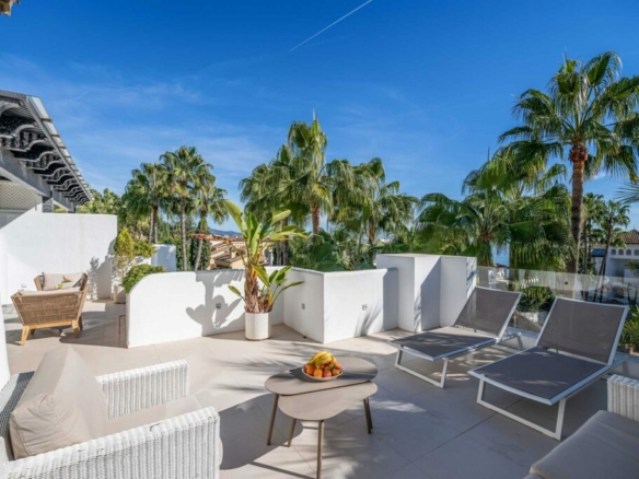 For Rent – Luxurious 4 bedrooms Duplex Penthouse in Puente Romano Resort, Marbella 🏠
