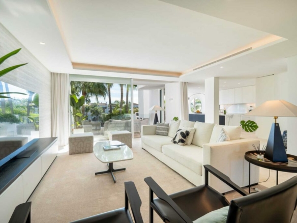 For Rent – Luxurious 4 bedrooms Duplex Penthouse in Puente Romano Resort, Marbella 🏠
