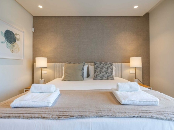 For Rent – Luxurious 4 bedrooms Duplex Penthouse in Puente Romano Resort, Marbella 🏠