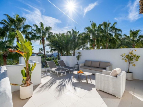 For Rent – Luxurious 4 bedrooms Duplex Penthouse in Puente Romano Resort, Marbella 🏠