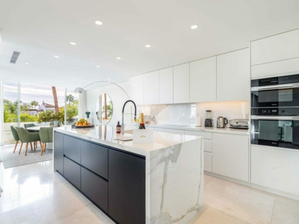 For Rent – Luxurious 4 bedrooms Duplex Penthouse in Puente Romano Resort, Marbella 🏠
