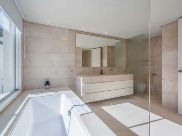 For Rent – Luxurious 4 bedrooms Duplex Penthouse in Puente Romano Resort, Marbella 🏠