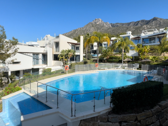 For Sale – Sierra Blanca – 4 Bedrooms Townhouse – Sea Views – Gated – Spa