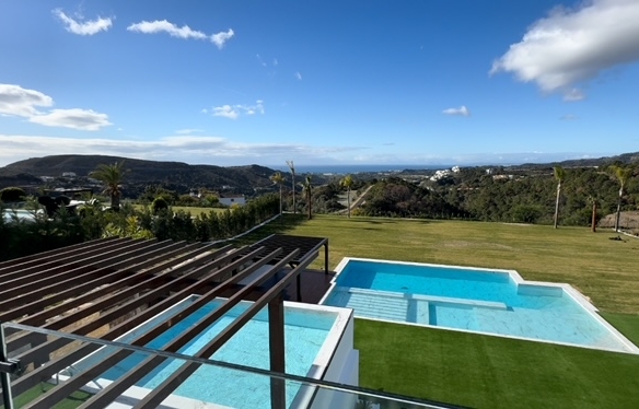 SOLD – Marbella Club Golf – Modern 5B  Villa – Panoramic Views
