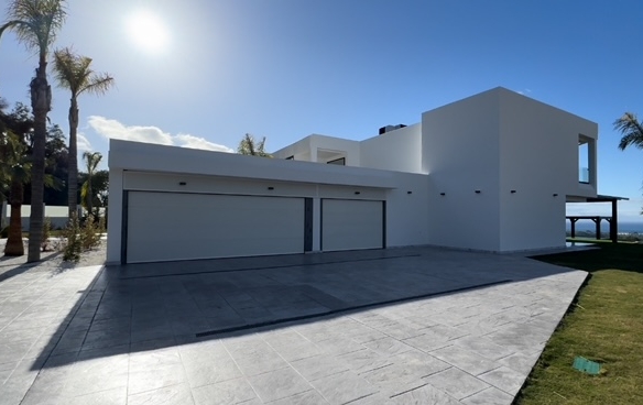 SOLD – Marbella Club Golf – Modern 5B  Villa – Panoramic Views