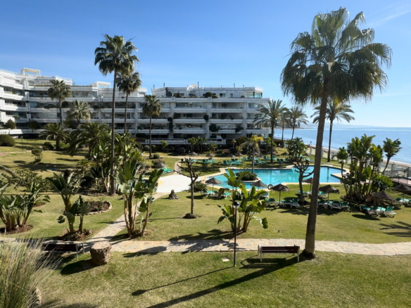 For Rent – Golden Mile –  Esmeralda Playa – 3 Bedroom Apartment – Sea views. -Gated