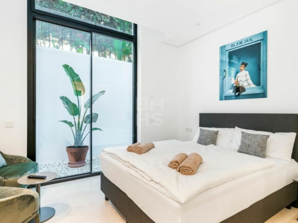  Modern Villa for Sale & Rent in Casablanca, Marbella Golden Mile. Walk to Beach