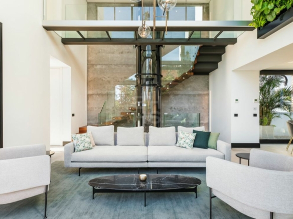 Modern Villa for Sale & Rent in Casablanca, Marbella Golden Mile. Walk to Beach