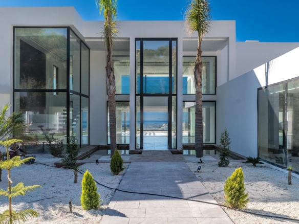 SOLD – Marbella Club Golf – Modern 5B  Villa – Panoramic Views