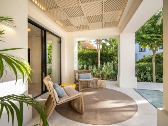 🏰✨ LUXURIOUS VILLA FOR SALE IN MARBELLA GOLDEN MILE! ✨🏰 GATED – Turnkey Opportunity