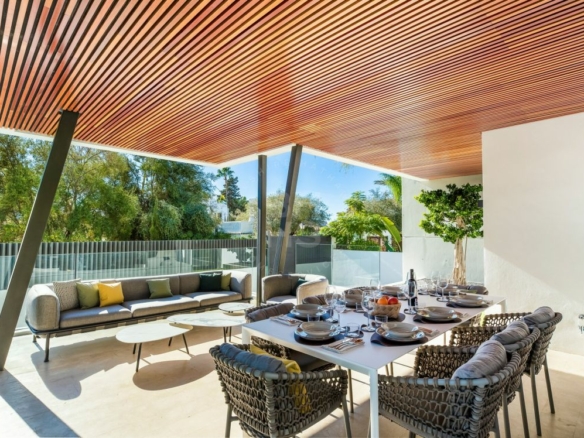  Modern Villa for Sale & Rent in Casablanca, Marbella Golden Mile. Walk to Beach