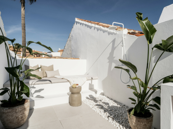 For Sale – Marbella East – Beachfront – 3 Bedrooms Townhouse