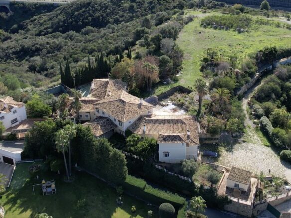 For Sale – Benahavis – Mansion & Guesthouse – 27000m2 Plot – Gated – Sea Views