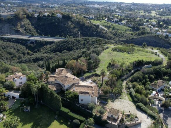 For Sale – Benahavis – Mansion & Guesthouse – 27000m2 Plot – Gated – Sea Views