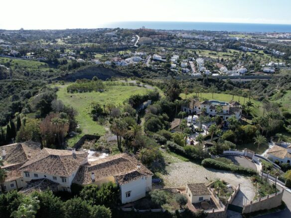 For Sale – Benahavis – Mansion & Guesthouse – 27000m2 Plot – Gated – Sea Views