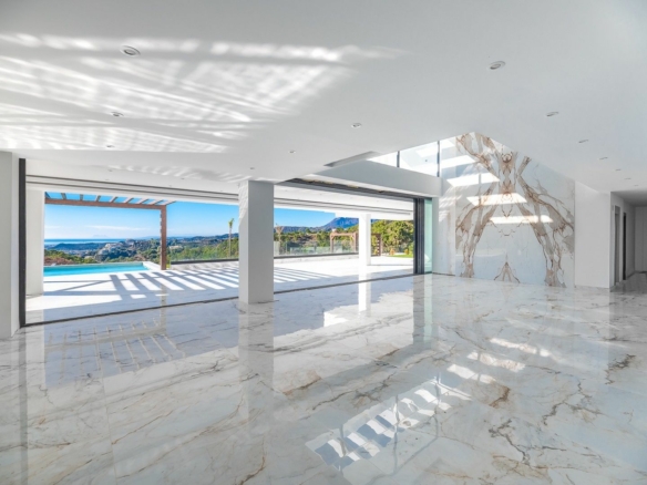 SOLD – Marbella Club Golf – Modern 5B  Villa – Panoramic Views