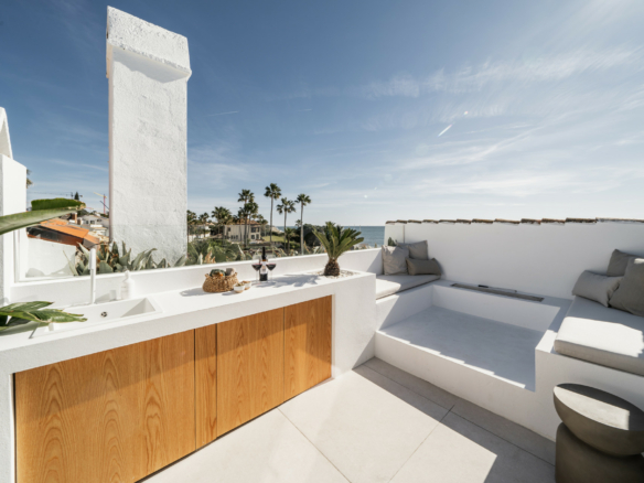 For Sale – Marbella East – Beachfront – 3 Bedrooms Townhouse