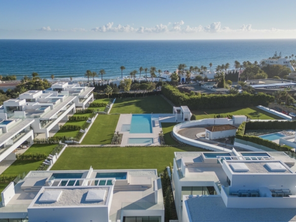For sale – Golden Mile – New 5 Bedrooms Modern villa  – Turnkey