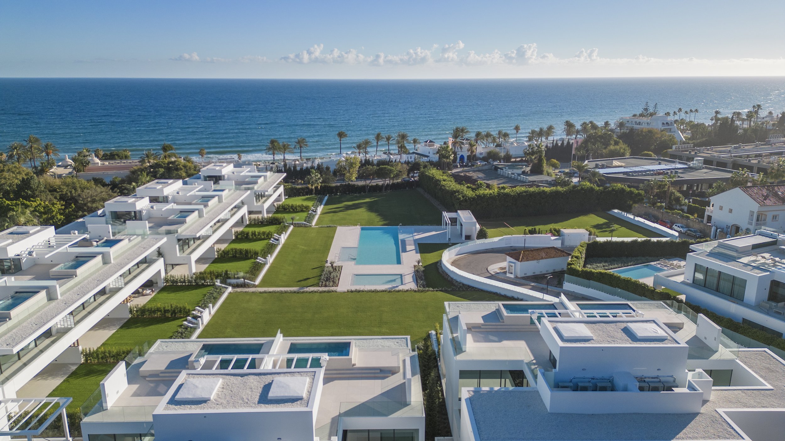 For sale – Golden Mile – New 5 Bedrooms Modern villa  – Turnkey