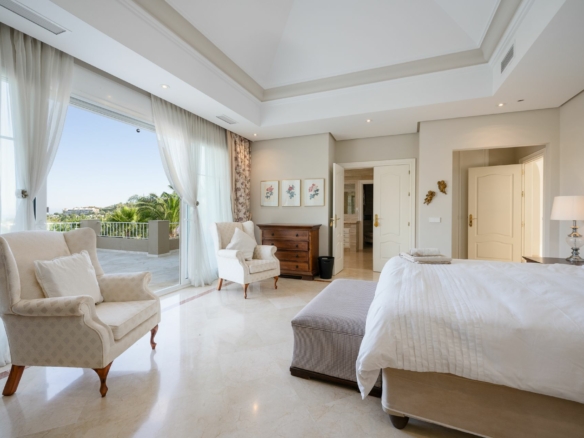 For Sale – Luxurious 7 Bedrooms Mansion in Nueva Andalucia! 🌅