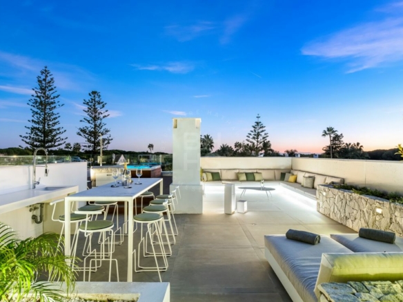  Modern Villa for Sale & Rent in Casablanca, Marbella Golden Mile. Walk to Beach