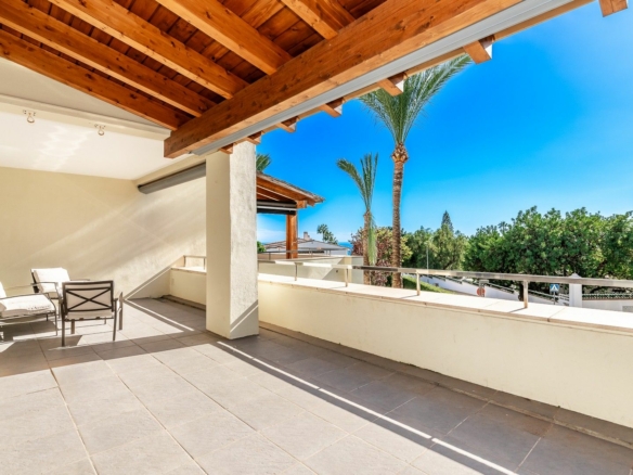 SOLD – Golden Mile: Luxurious Apartment in  Gated Community |  Marbella