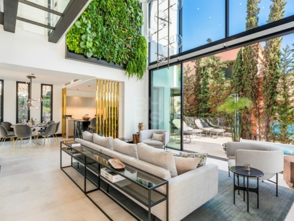  Modern Villa for Sale & Rent in Casablanca, Marbella Golden Mile. Walk to Beach