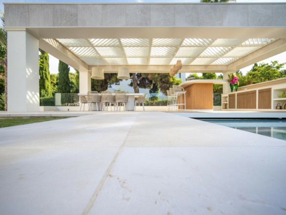 🏰✨ LUXURIOUS VILLA FOR SALE IN MARBELLA GOLDEN MILE! ✨🏰 GATED – Turnkey Opportunity