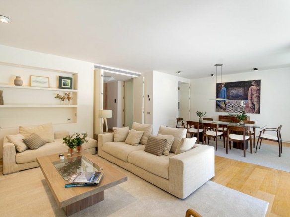 For Rent – Golden Mile – Modern 4 Bedrooms Villa – Near Beach & Marbella Town