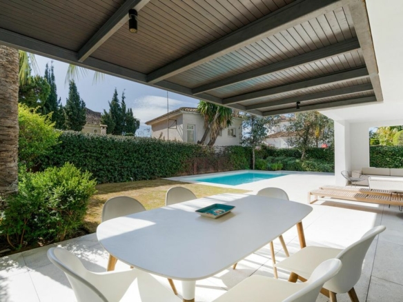 For Rent – Golden Mile – Modern 4 Bedrooms Villa – Near Beach & Marbella Town