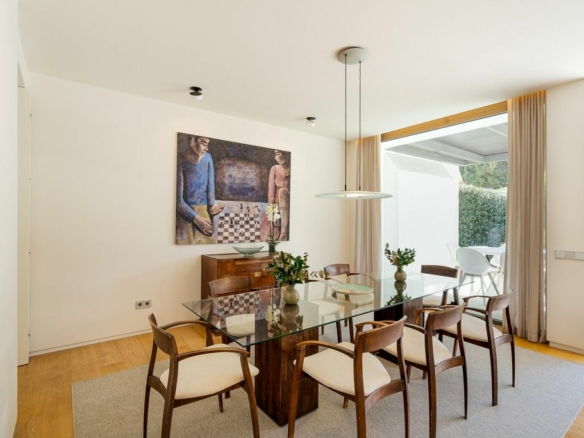 For Rent – Golden Mile – Modern 4 Bedrooms Villa – Near Beach & Marbella Town