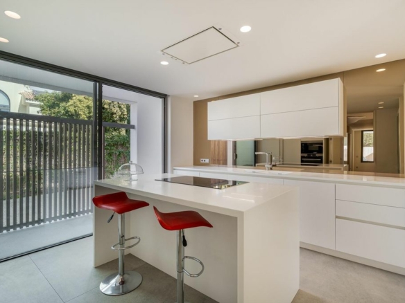 For Rent – Golden Mile – Modern 4 Bedrooms Villa – Near Beach & Marbella Town