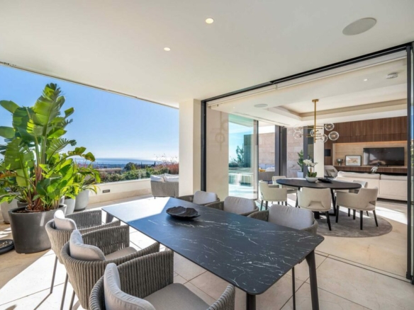 For Rent – Luxurious 3-Bedroom Duplex Apartment with Spectacular Views