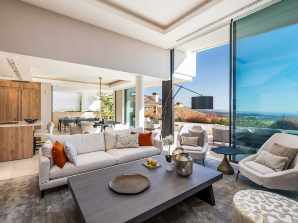 For Rent – Luxurious 3-Bedroom Duplex Apartment with Spectacular Views