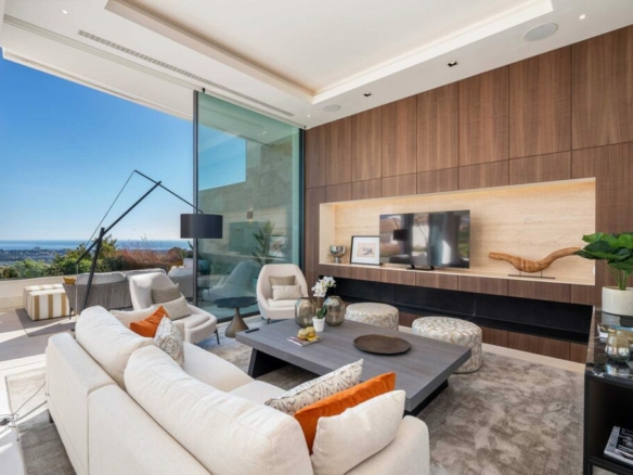 For Rent – Luxurious 3-Bedroom Duplex Apartment with Spectacular Views