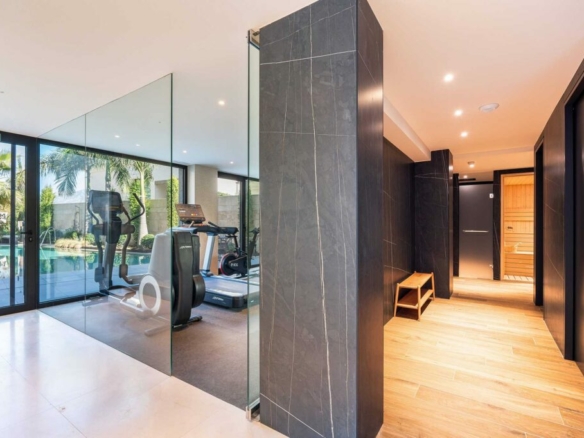 For Rent – Luxurious 3-Bedroom Duplex Apartment with Spectacular Views