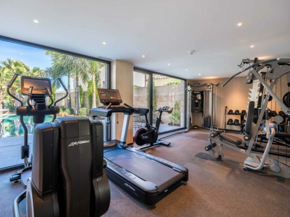 For Rent – Luxurious 3-Bedroom Duplex Apartment with Spectacular Views
